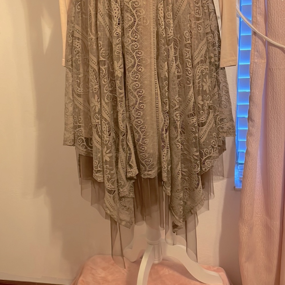 Ryu Beige and Olive Lace Handkerchief Hem Long Sleeve Dress - Picture 2 of 4